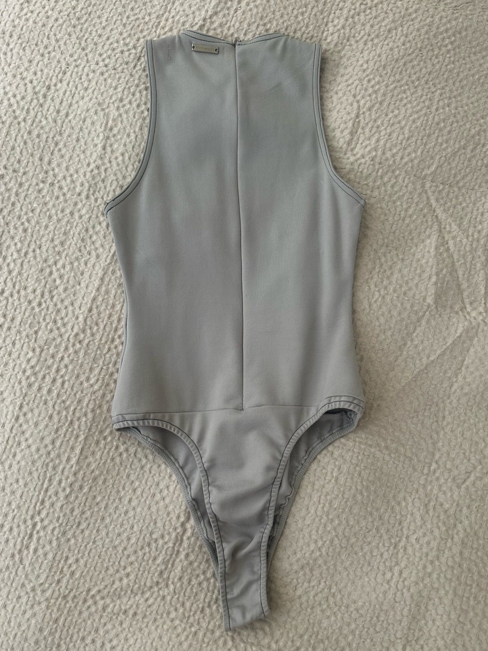 Maniere De Voir Light Gray Seam Detail Bodysuit - Picture 3 of 3
